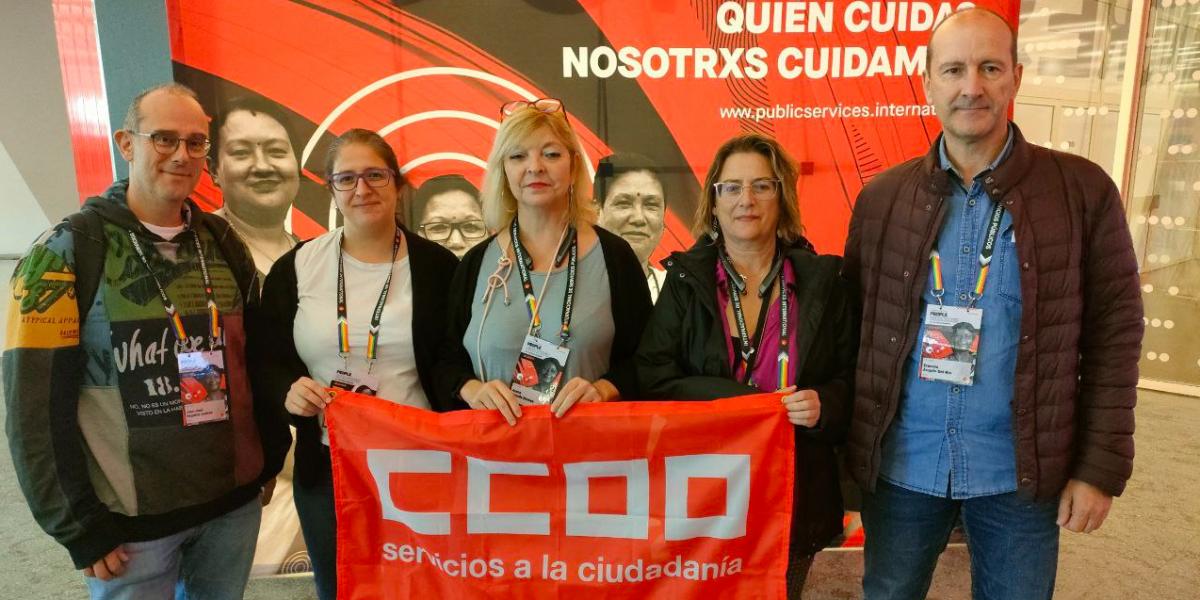 La delegacin de FSC-CCOO, encabezada por la secretaria general, Juana Olmeda